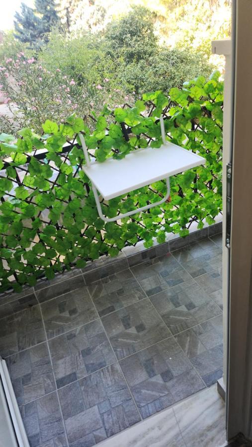אנביסוס Small Luxury Apartment מראה חיצוני תמונה